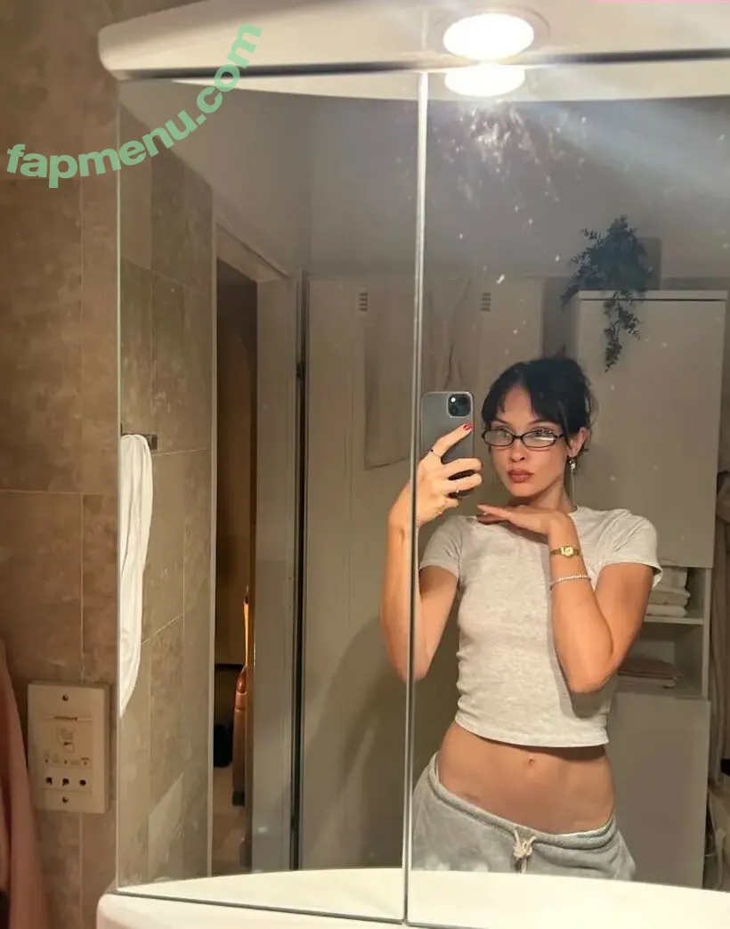 Aliceyourbarista nude photo #0023 (aliceeluvv3)
