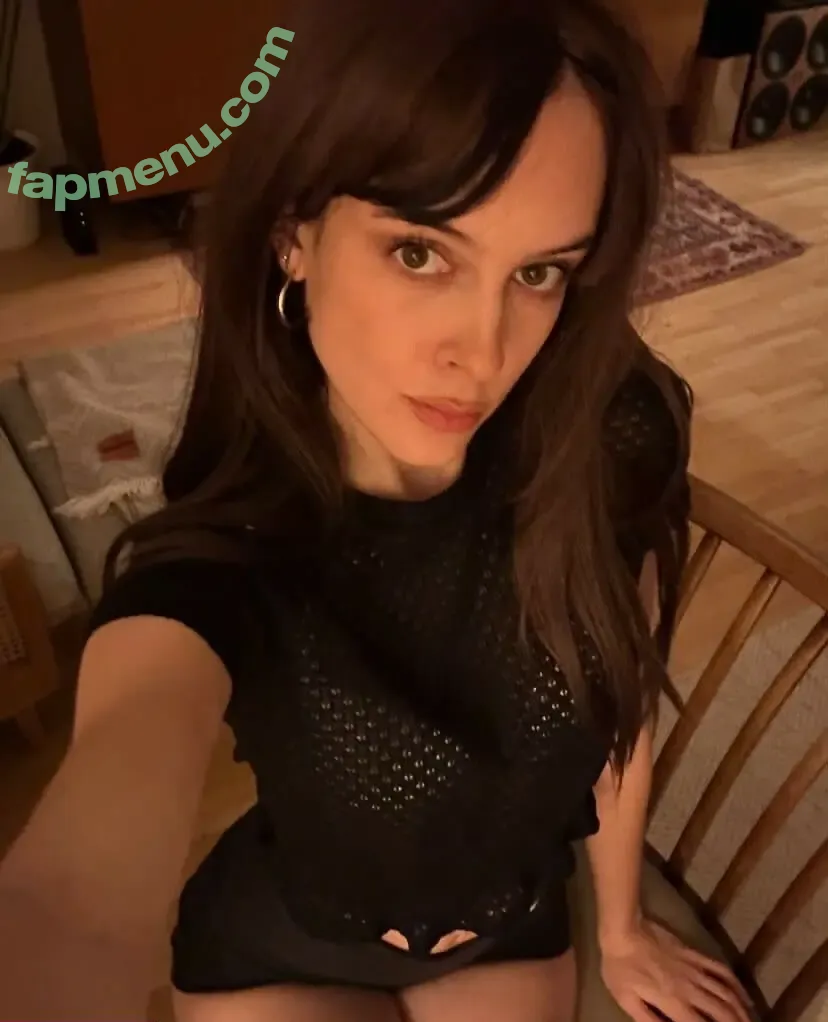 Aliceyourbarista nude photo #0031 (aliceeluvv3)