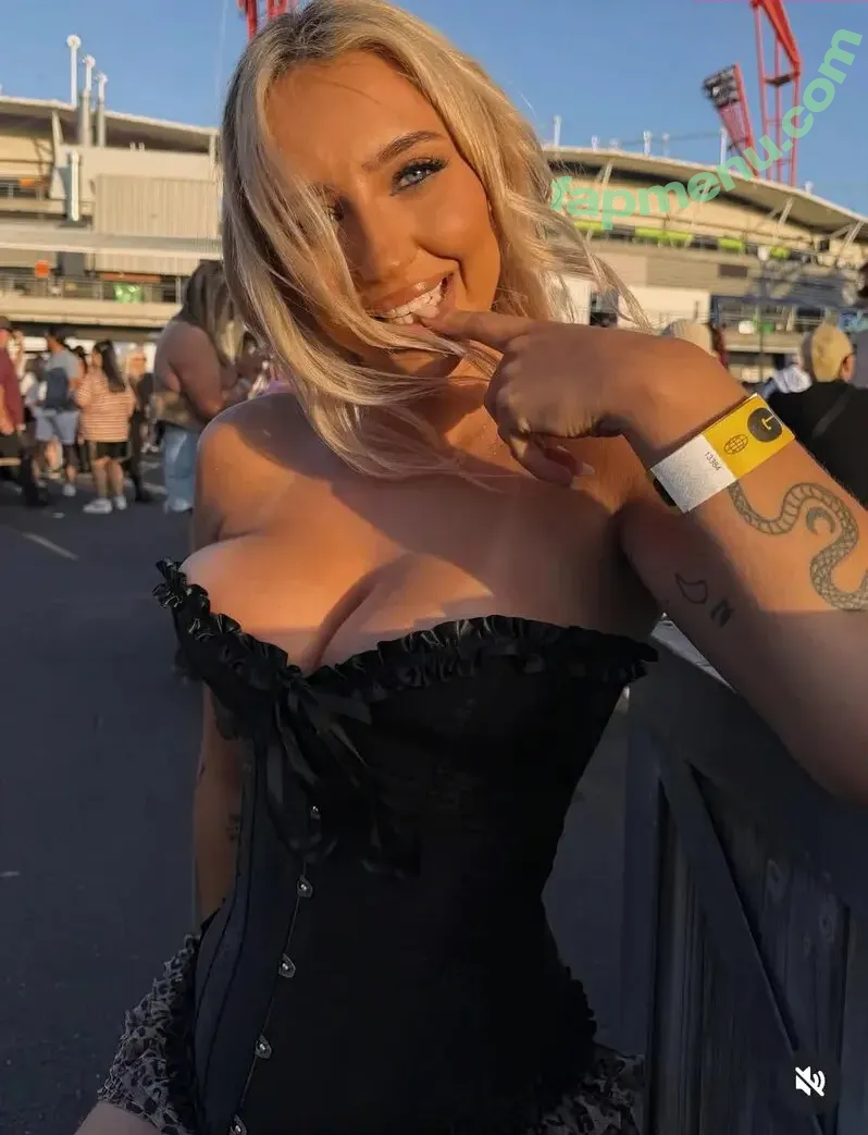 Alicia Burns nude photo #0063 (aliciaburnss / blissfulellie)