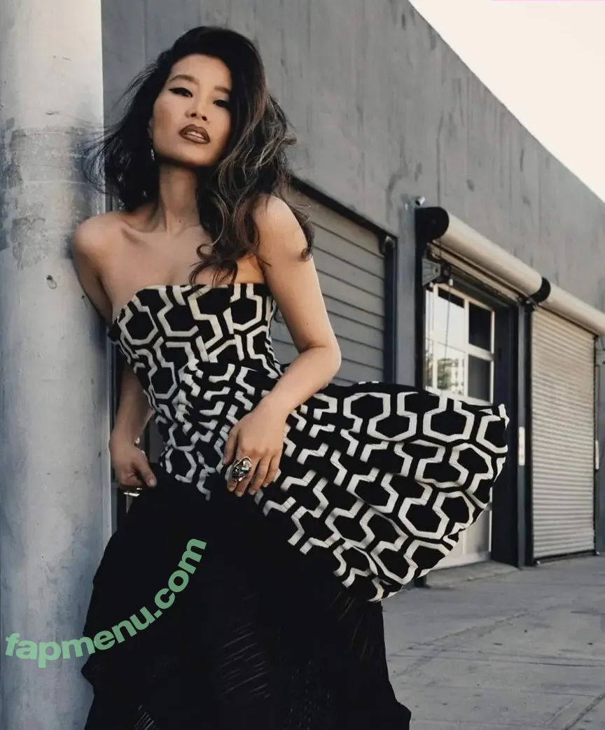 Alicia Hannah Kim nude photo #0030 (thealiciahannah)