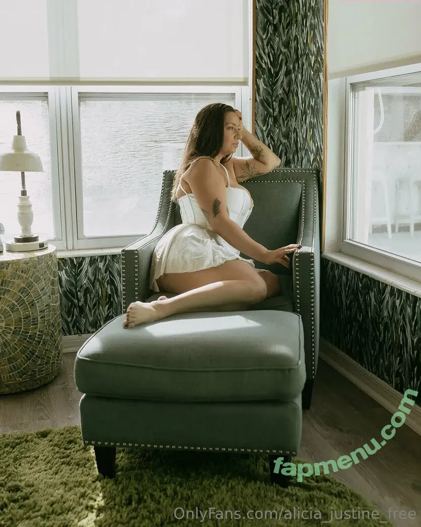 alicia_justine_free nude photo #0057 (alicia_justine_free)
