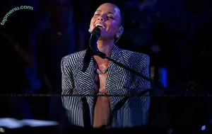 Alicia Keys / aliciakeys / ayxxxclusive nude photo #0342