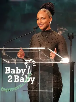 Alicia Keys / aliciakeys / ayxxxclusive nude photo #0372