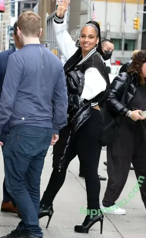 Alicia Keys / aliciakeys / ayxxxclusive nude photo #0389