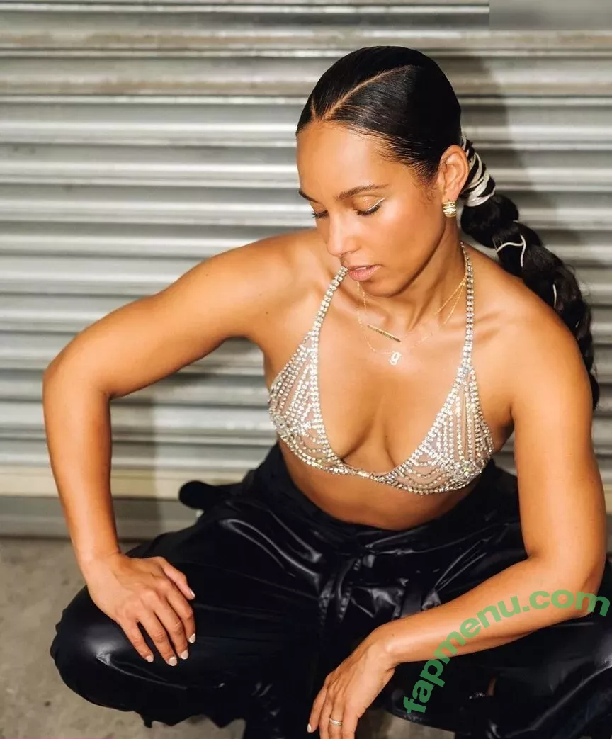 Alicia Keys nude photo #0167 (aliciakeys / ayxxxclusive)