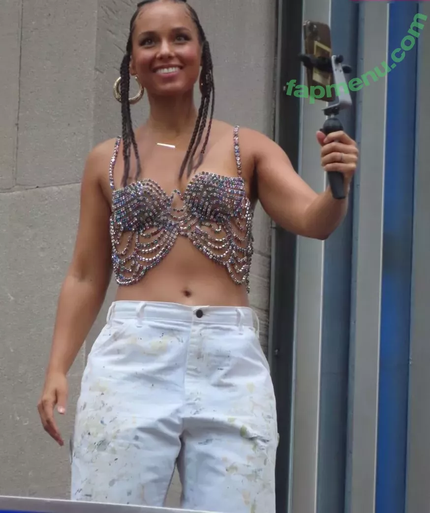 Alicia Keys nude photo #0170 (aliciakeys / ayxxxclusive)