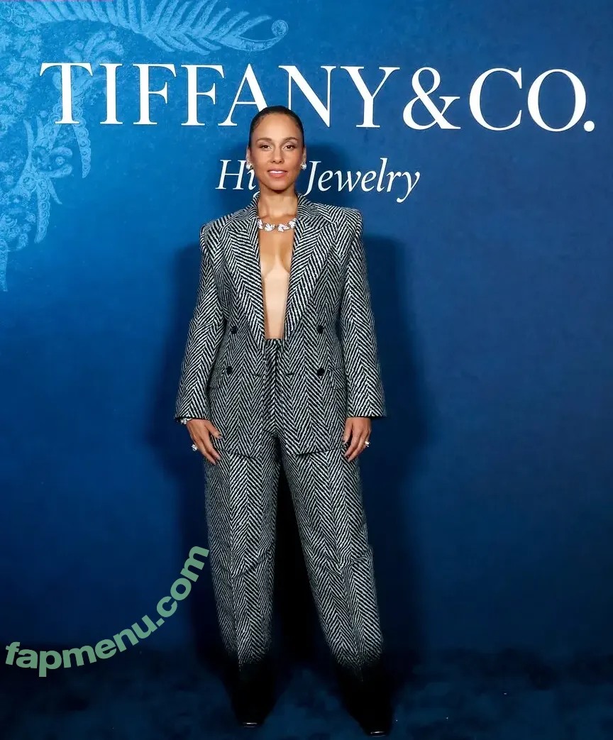 Alicia Keys nude photo #0351 (aliciakeys / ayxxxclusive)