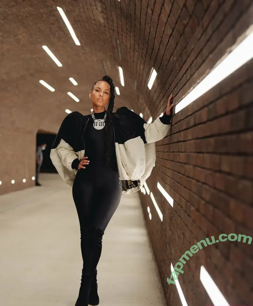 Alicia Keys nude photo #0380 (aliciakeys / ayxxxclusive)