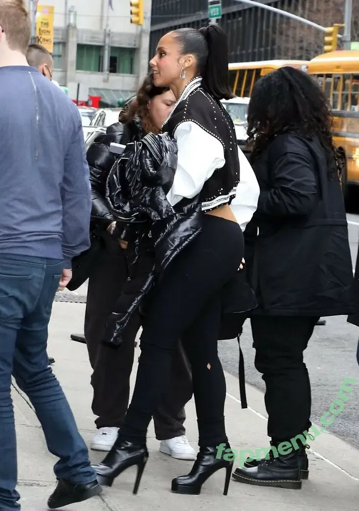 Alicia Keys nude photo #0388 (aliciakeys / ayxxxclusive)