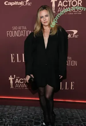 Alicia Silverstone / AliciaSilv / aliciasilverstone nude photo #0320