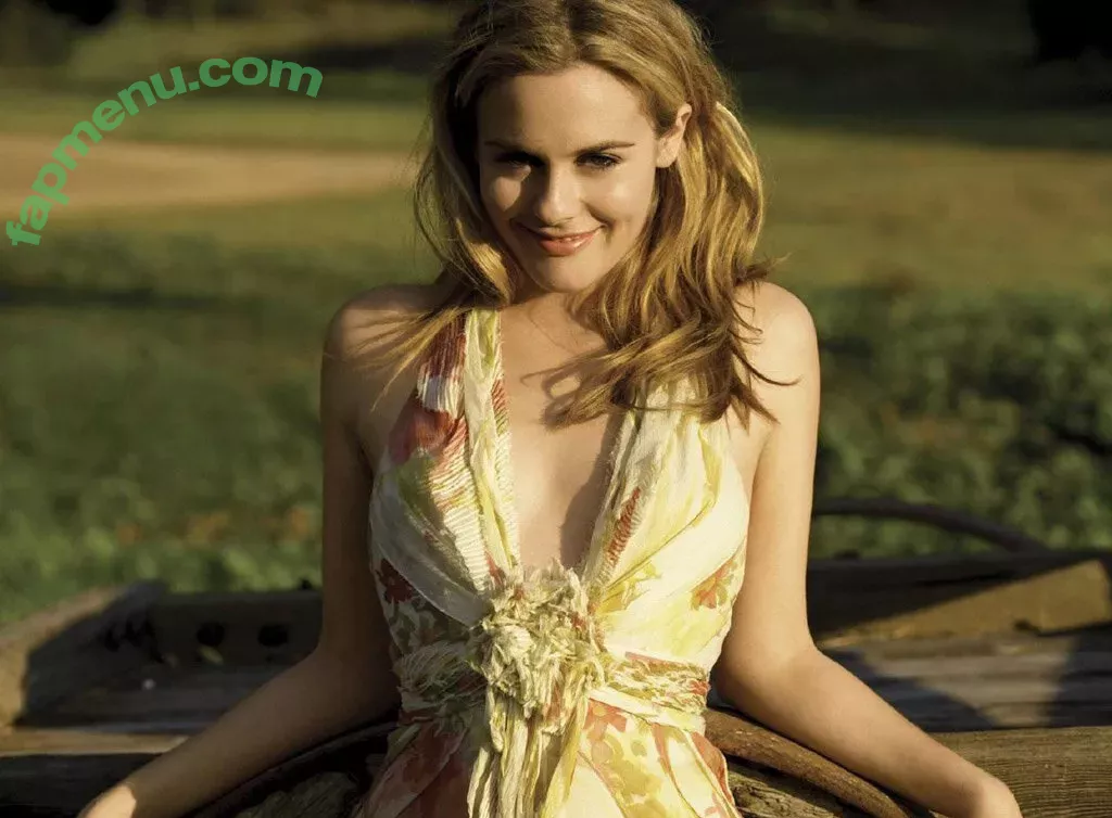 Alicia Silverstone nude photo #0091 (AliciaSilv / aliciasilverstone)