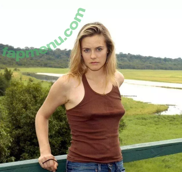 Alicia Silverstone nude photo #0093 (AliciaSilv / aliciasilverstone)