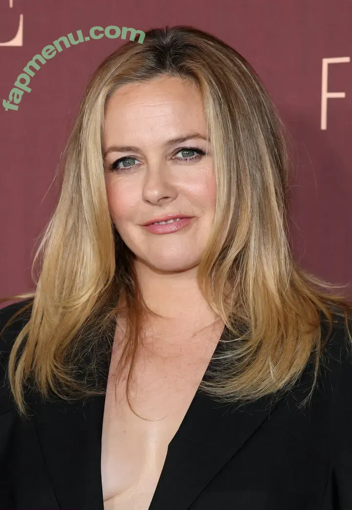 Alicia Silverstone nude photo #0315 (AliciaSilv / aliciasilverstone)