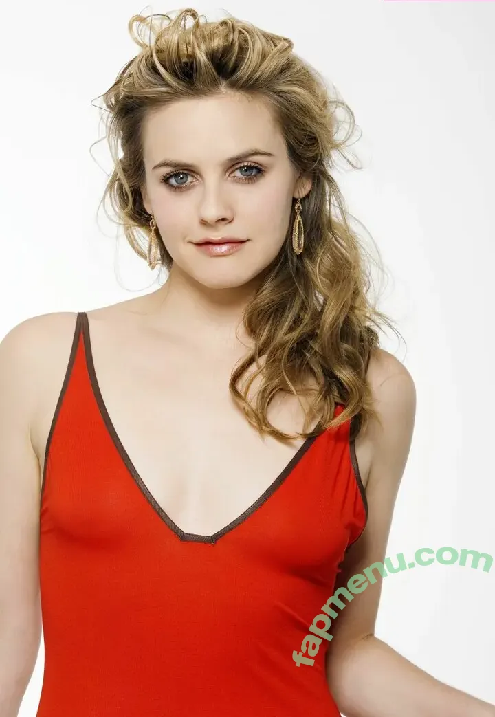Alicia Silverstone nude photo #0331 (AliciaSilv / aliciasilverstone)
