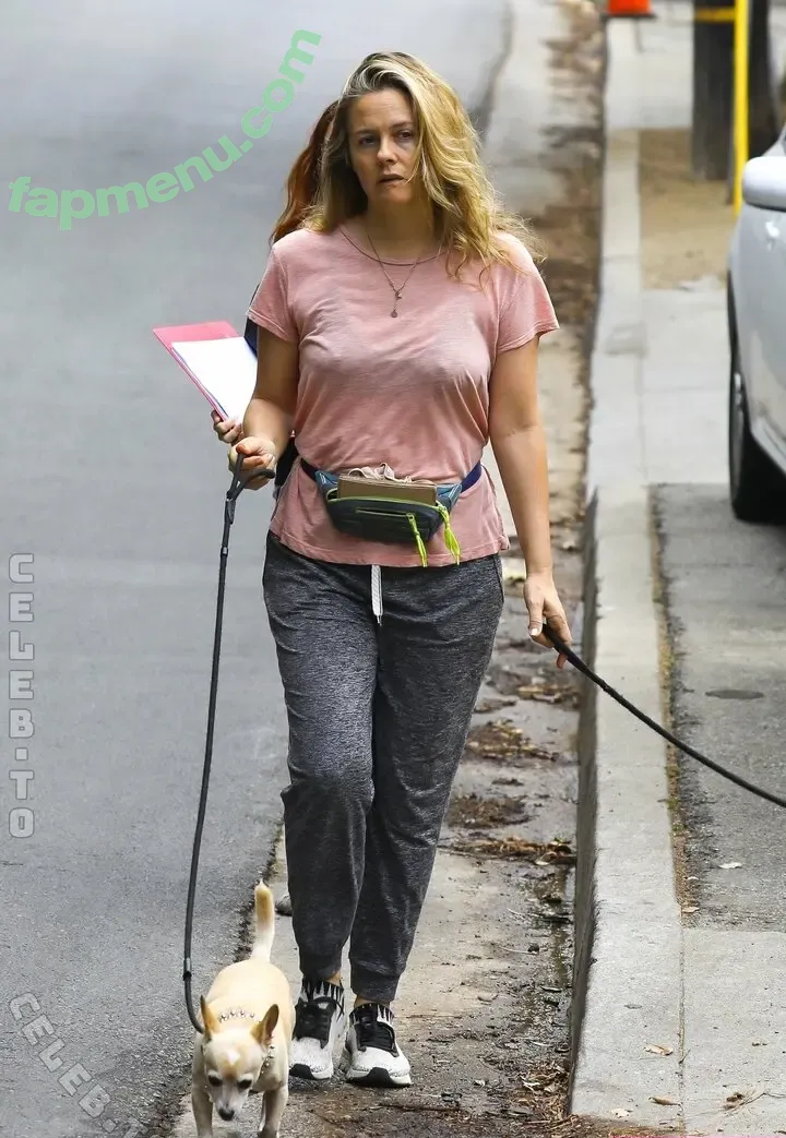 Alicia Silverstone nude photo #0338 (AliciaSilv / aliciasilverstone)