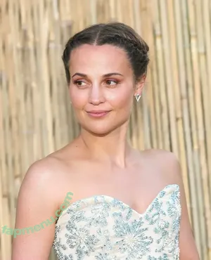 Alicia Vikander / aliciavikanderdaily nude photo #0581