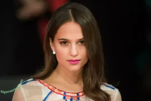 Alicia Vikander / aliciavikanderdaily nude photo #0625