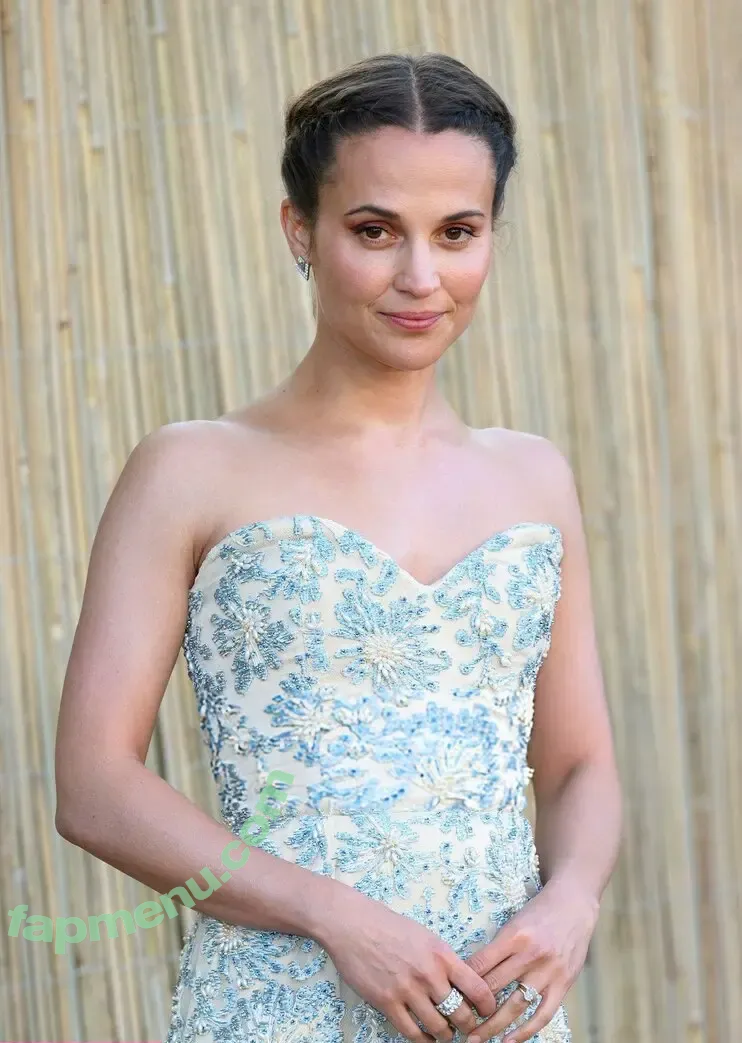 Alicia Vikander nude photo #0582 (aliciavikanderdaily)