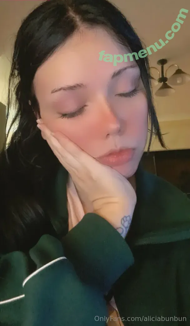 aliciabunbun nude photo #0046 (Alicia / alicia.bunbun / alicia_ahe / aliciahegao)