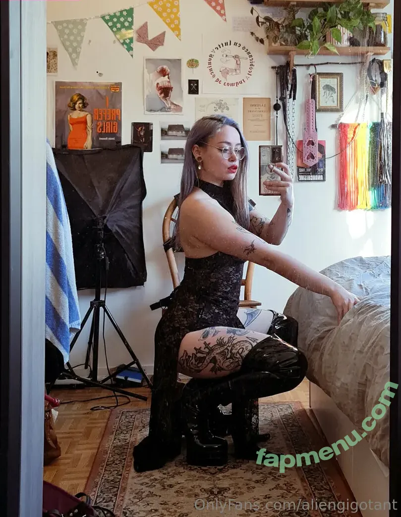 aliengigotant nude photo #0016 (aliengigotant)