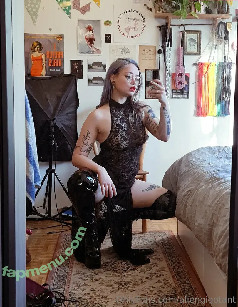 aliengigotant nude photo #0017 (aliengigotant)