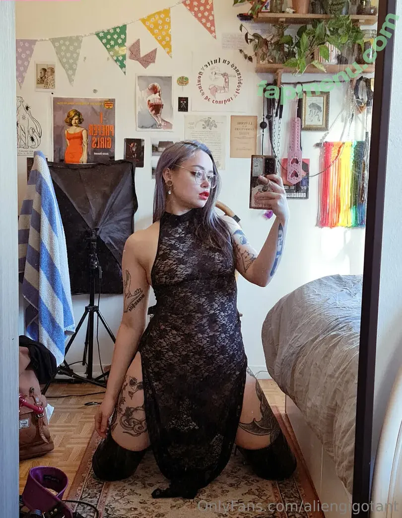 aliengigotant nude photo #0019 (aliengigotant)