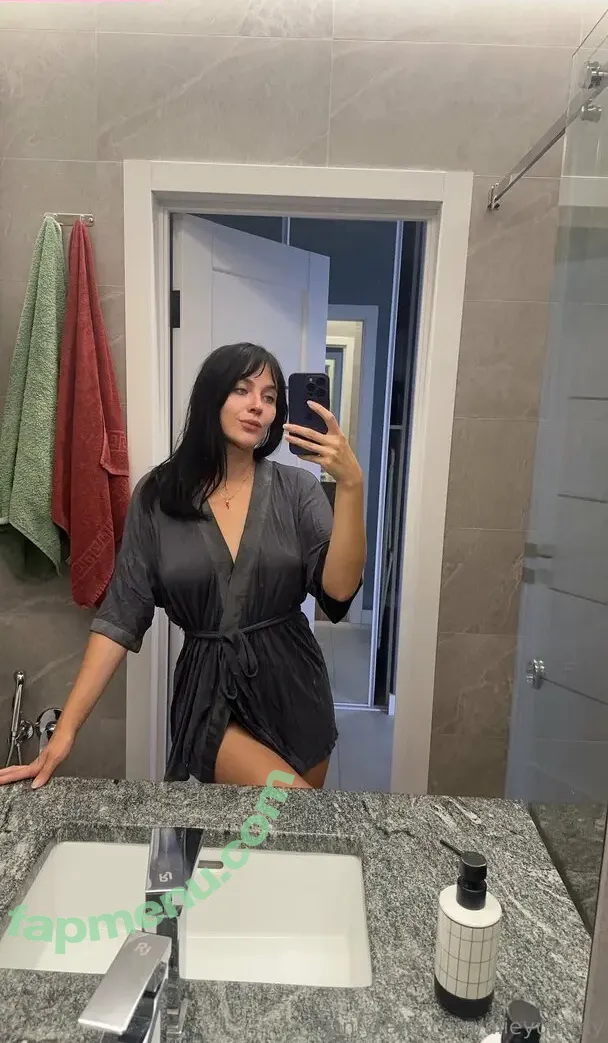 alieyummy nude photo #0006 (alieyummy)