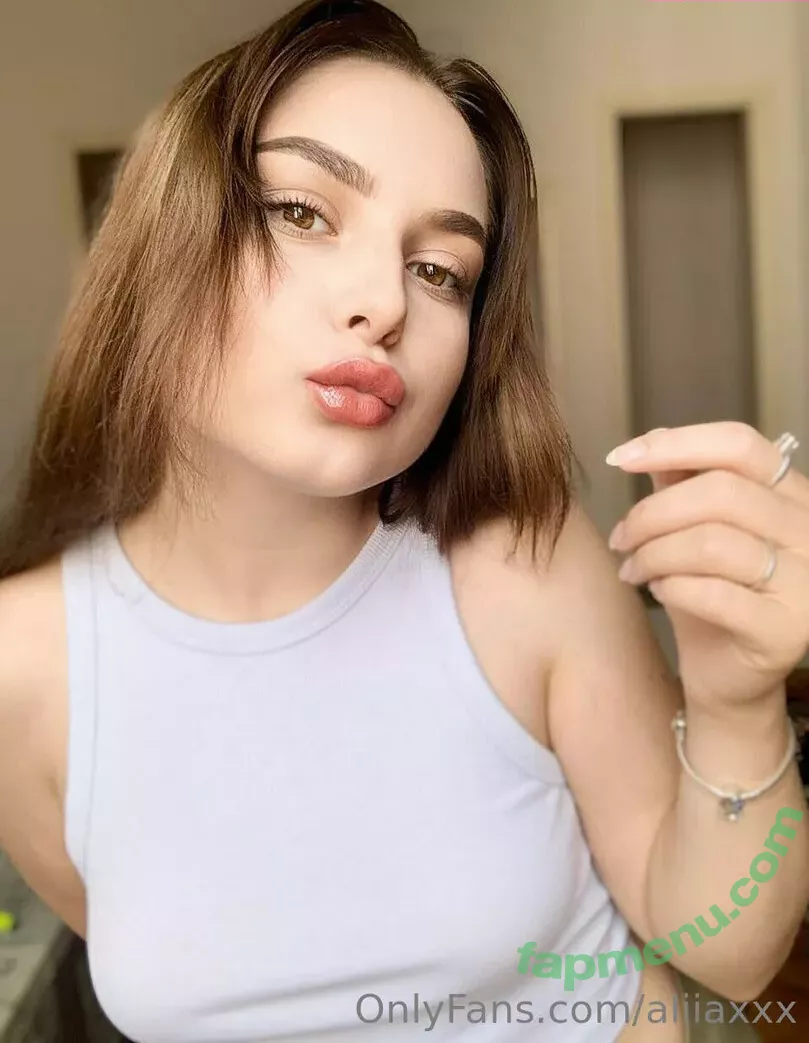 aliiaxxx nude photo #0017 (alixxania)