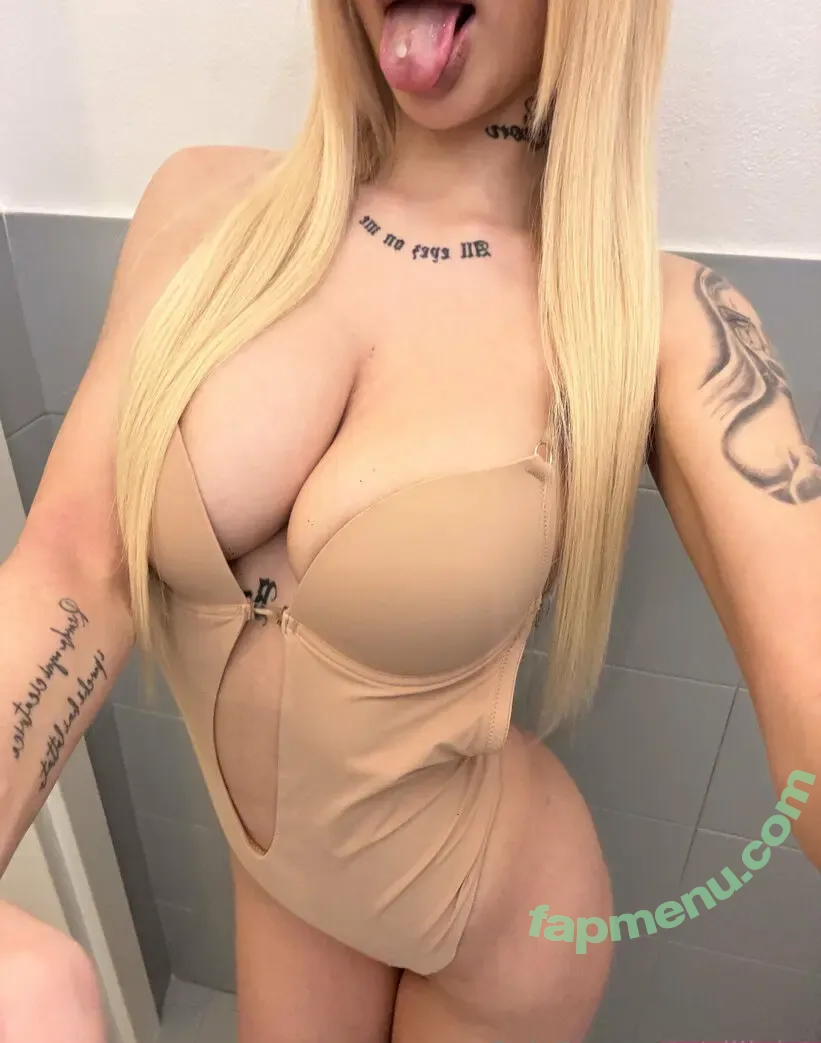 aliih.hx nude photo #0118 (aliih.hx00)