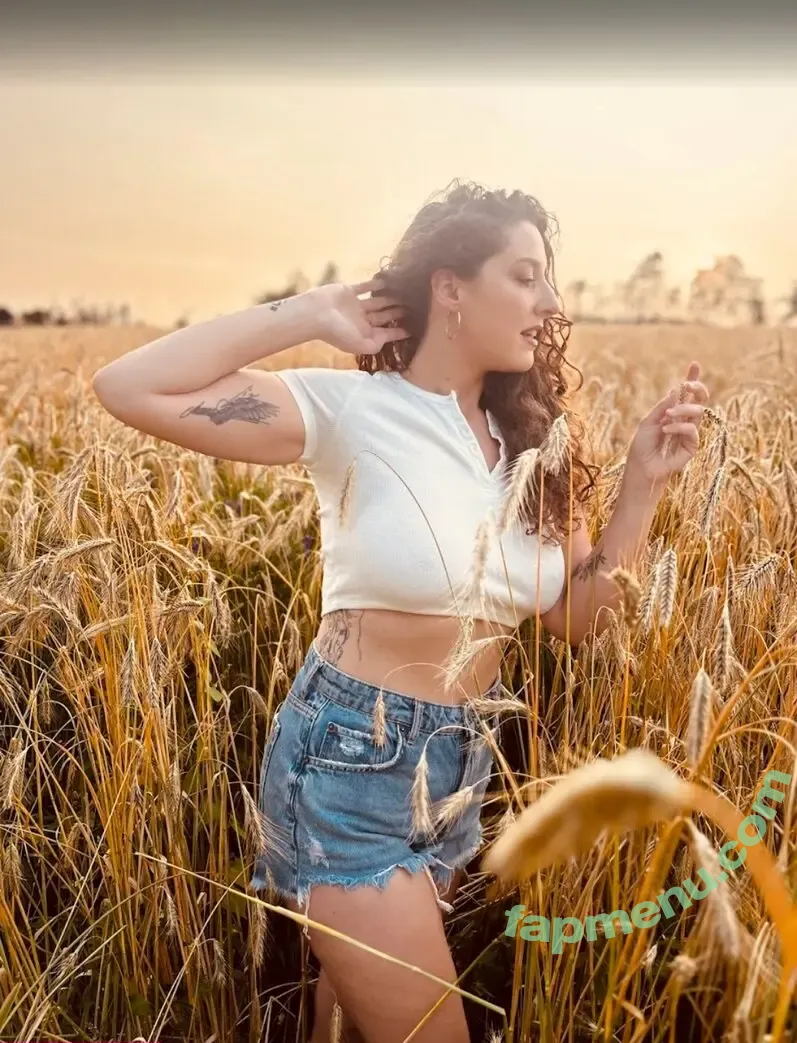 aliimperiale nude photo #0013 (aliimp_mixed_media)