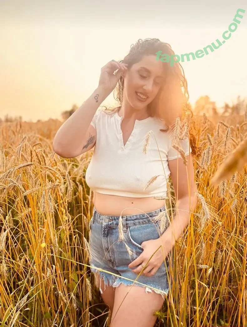 aliimperiale nude photo #0023 (aliimp_mixed_media)