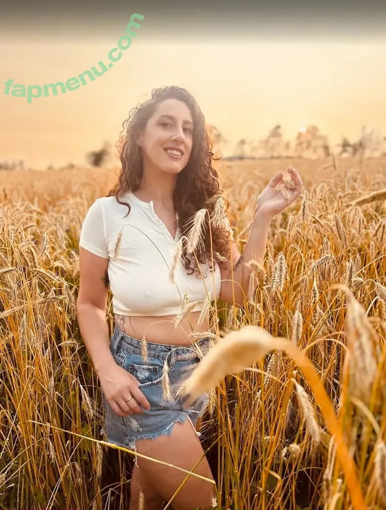 aliimperiale nude photo #0050 (aliimp_mixed_media)