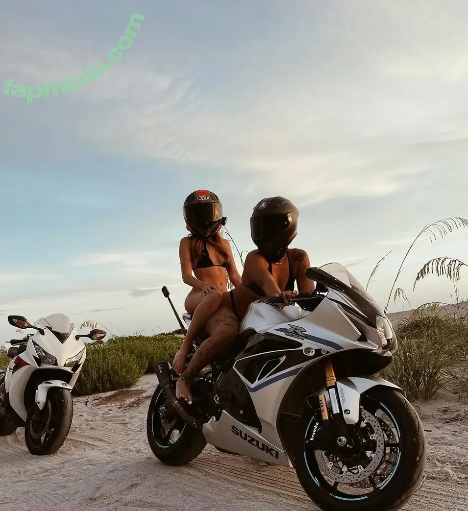 Alilmoody nude photo #0046 (alilmoodyy / alisongiler_)