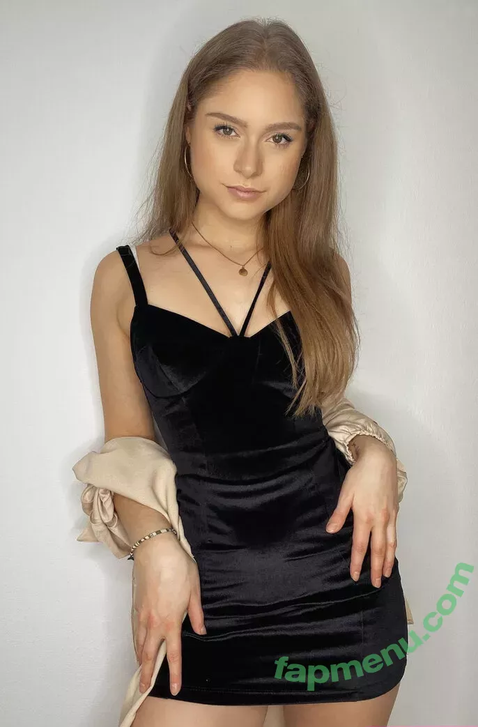 Alina Khani nude photo #0098 (alinakhani / lifewithaliina)