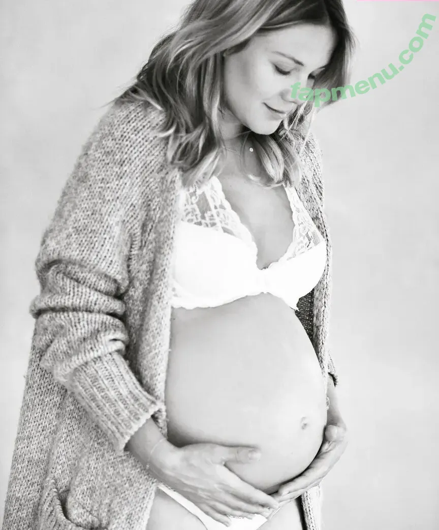 Alina Merkau nude photo #0144 (alinamerkau)