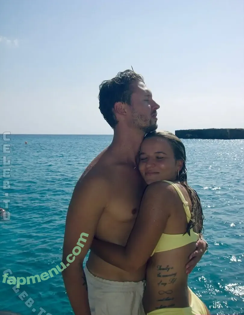 Alina Wachinger nude photo #0032 (alinaxloves)