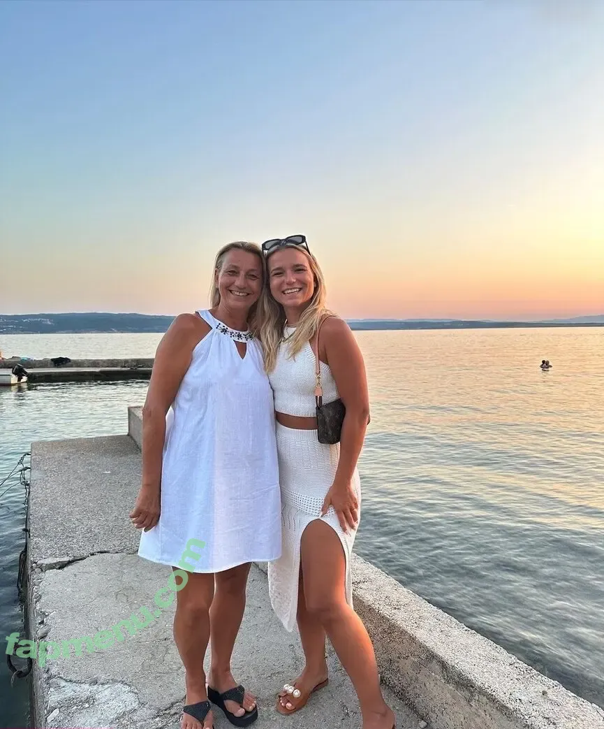 Alina Wachinger nude photo #0135 (alina770 / alinaxloves)