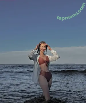  nude photo #0001
