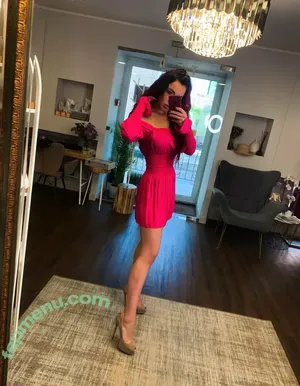 alinabellafree / makeupbyizzyalena nude photo #0026