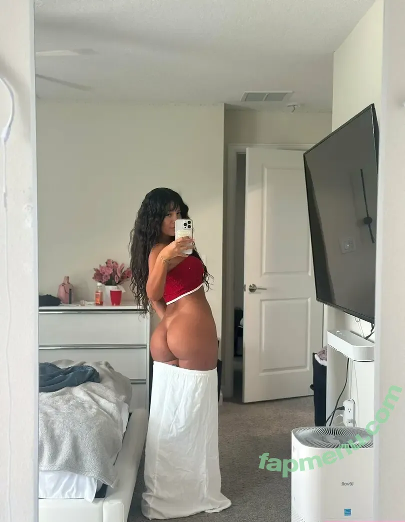 Alinabelle nude photo #0704 (AlinaxBelle / alinabllx)