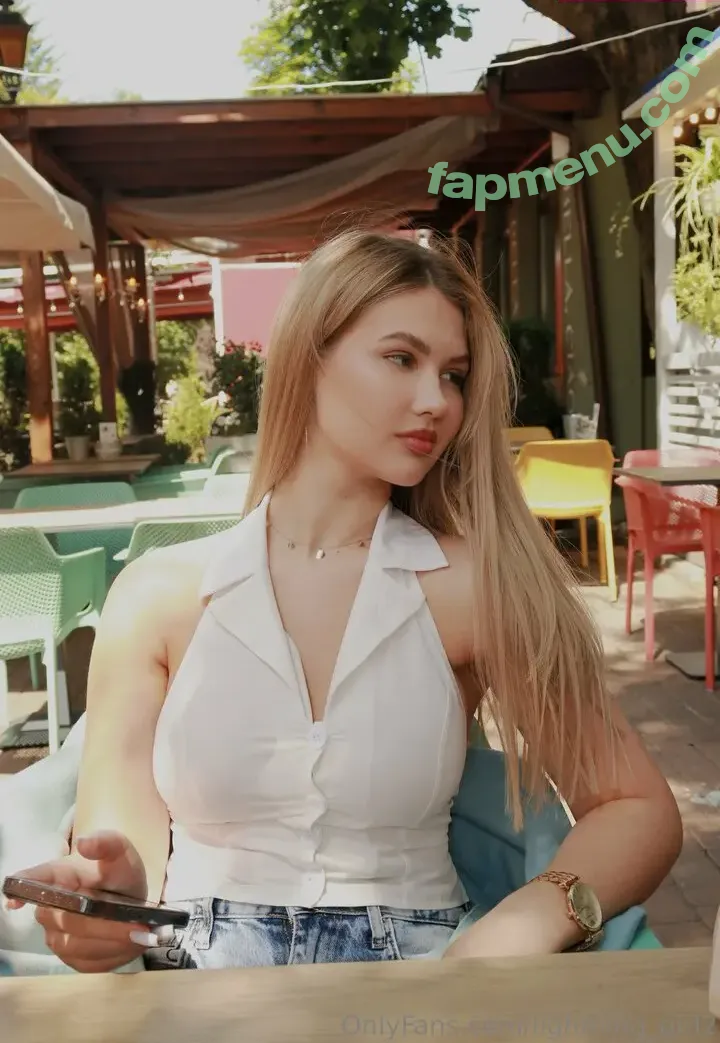 alinaloveeeee nude photo #0011 (alinaloveee)