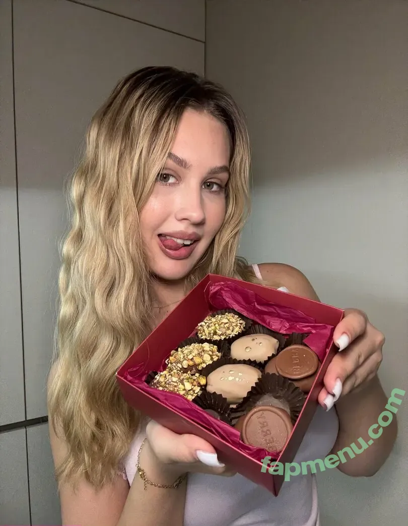 alinaloveeeee nude photo #0032 (alinaloveee)