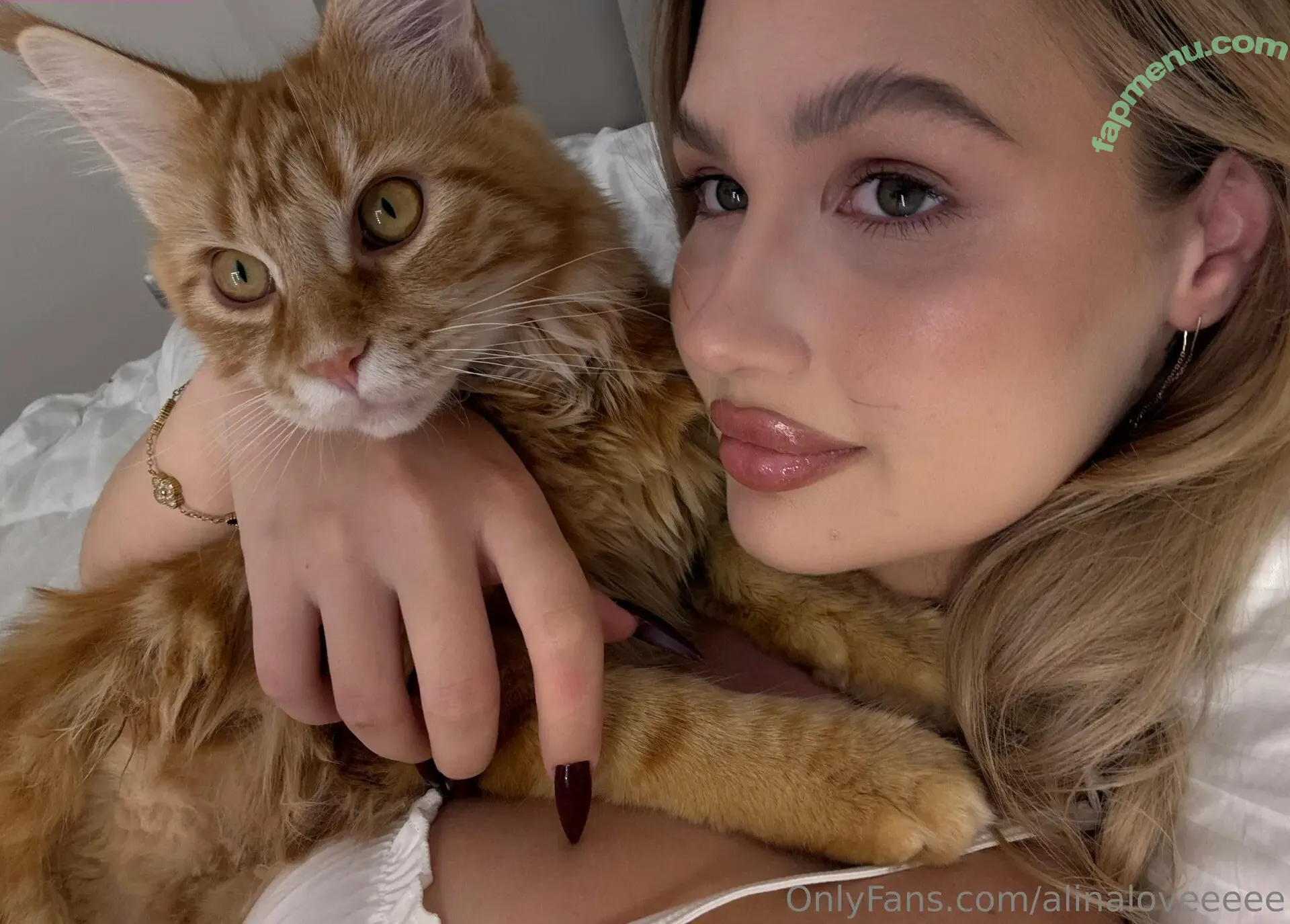 alinaloveeeee nude photo #0040 (alinaloveee)