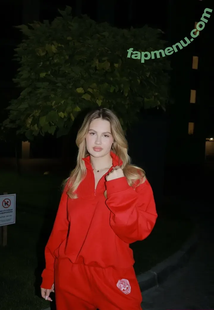 alinaloveeeee nude photo #0041 (alinaloveee)