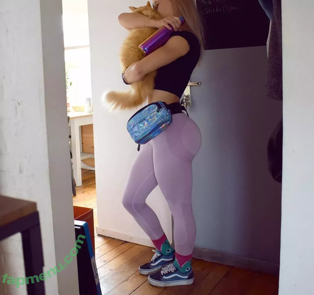 Aline Dessine nude photo #0088 (aline_dessine / u121584761)