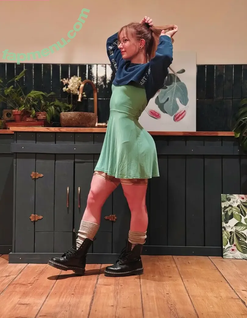 Aline Dessine nude photo #0581 (aline_dessine / u121584761)