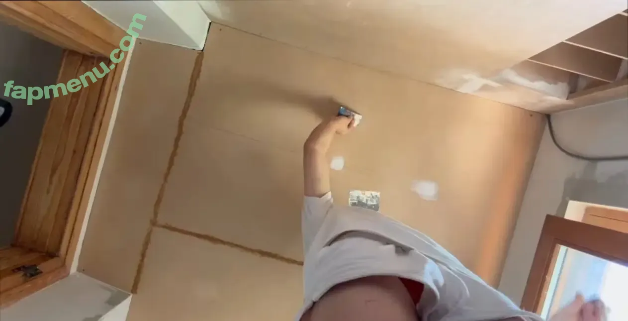 Aline Dessine nude photo #0586 (aline_dessine / u121584761)