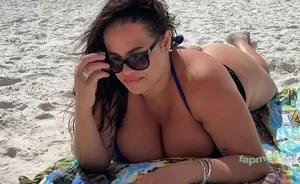 Aline Gomes / 1187123356 / Gomesg3 / aliinegomes.ofc nude photo #0005