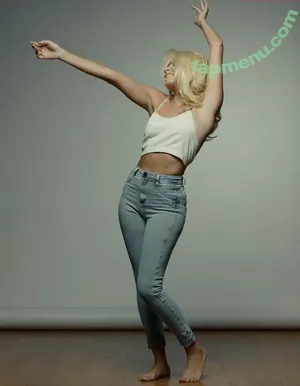 Aline Jones / aliciajonesworld / alinejoness nude photo #0010