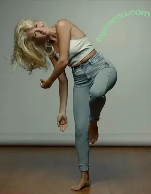 Aline Jones / aliciajonesworld / alinejoness nude photo #0014